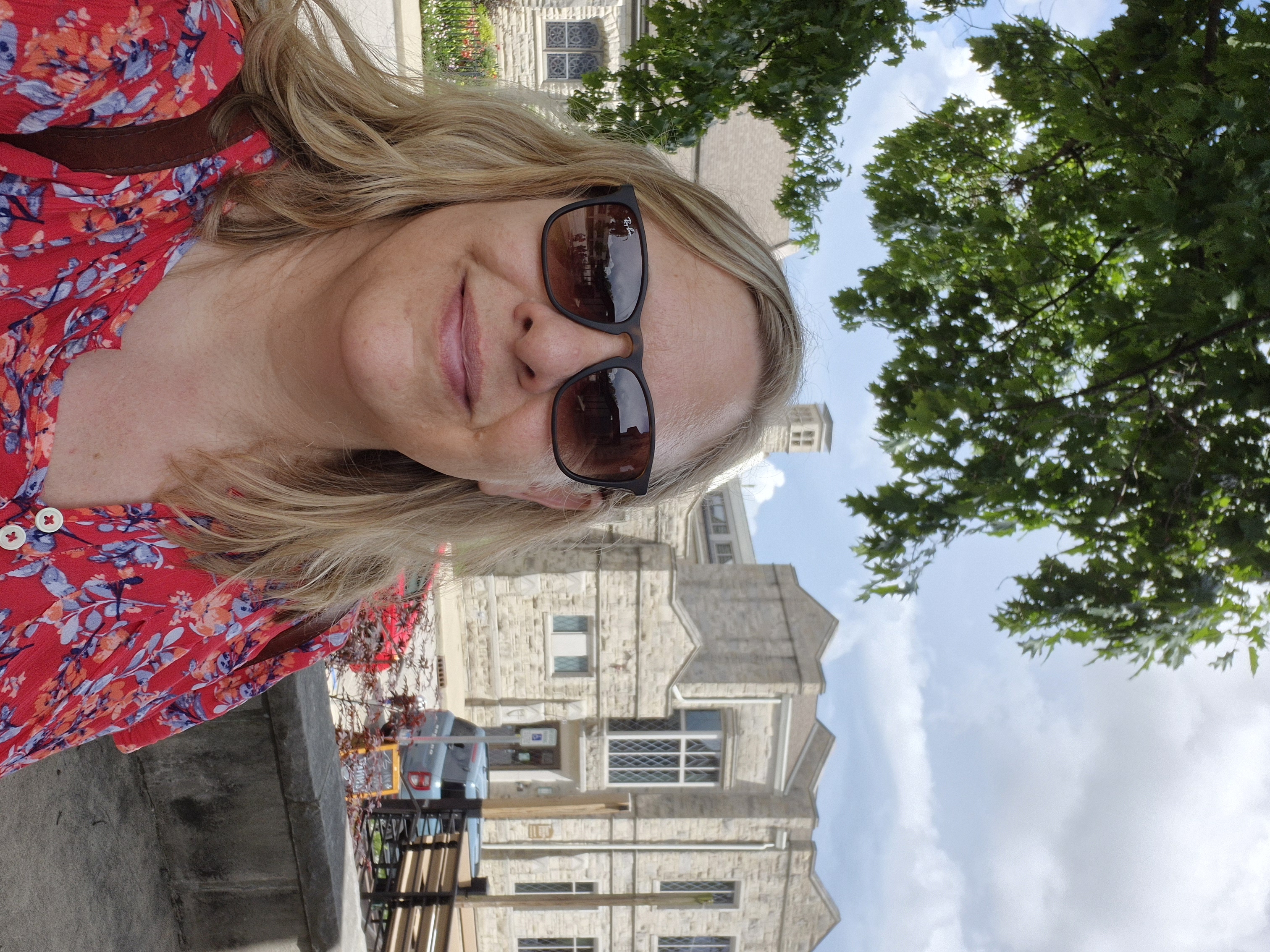 Headshot of Kim Sumners