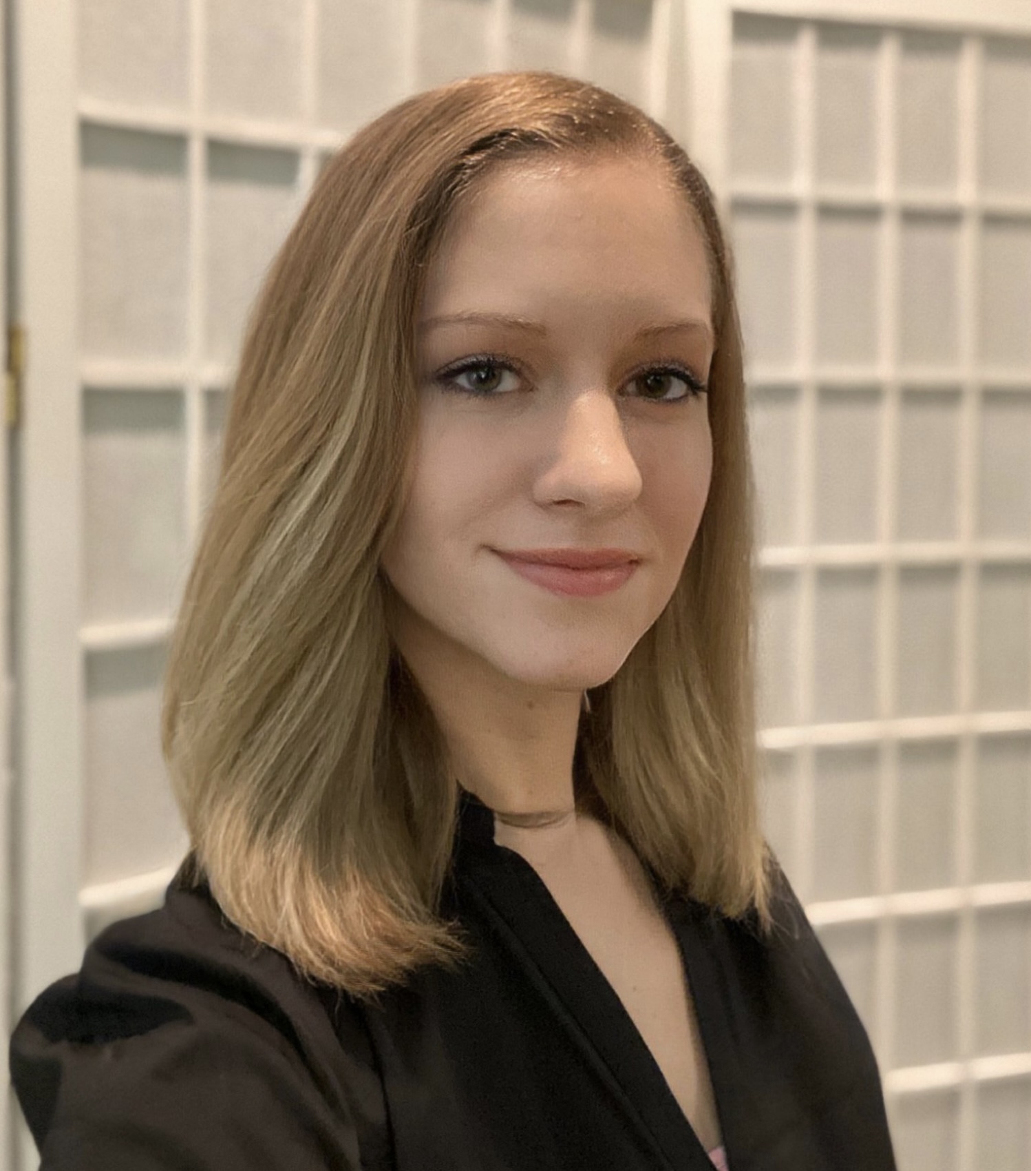 Headshot of Nicholle Helms